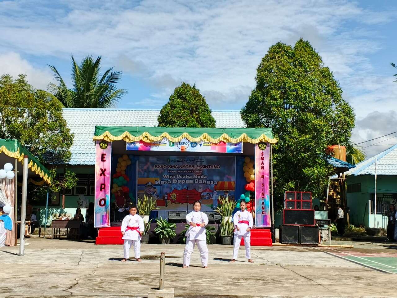 EXPO SMA NEGERI 4 SINTANG 2025 - Senin, 15 Desember 2025